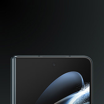 The Cover Screen Camera on Galaxy Z Fold4.